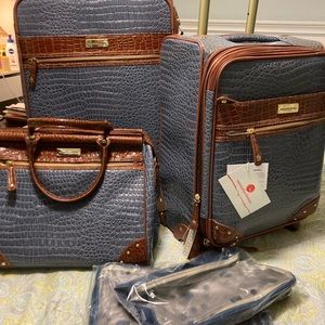 Samantha Brown 3 piece luggage set. Brand new!